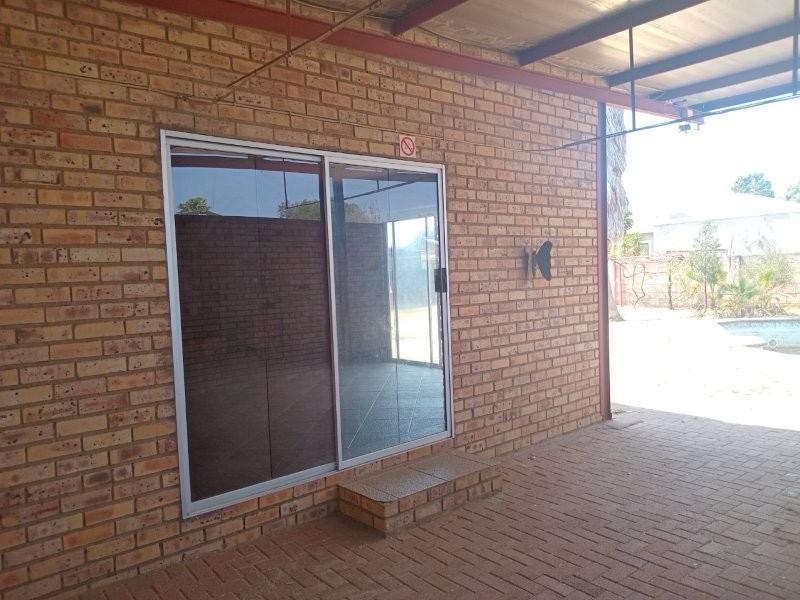 4 Bedroom Property for Sale in Bloemhof North West
